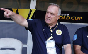 Дик Адвокат покинул пост главного тренера сборной Кюрасао