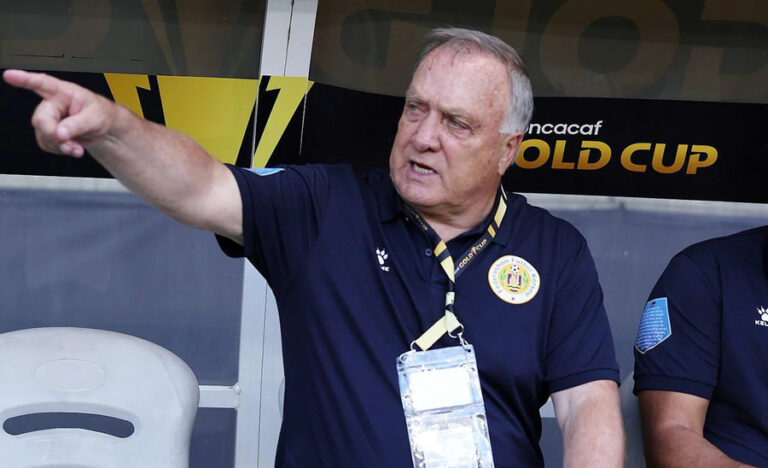 Дик Адвокат покинул пост главного тренера сборной Кюрасао